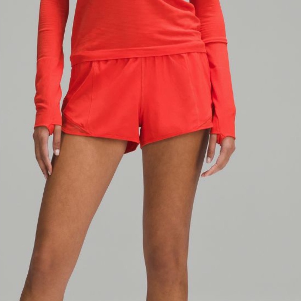 Women's lululemon hotty hot low rise 4” size 4